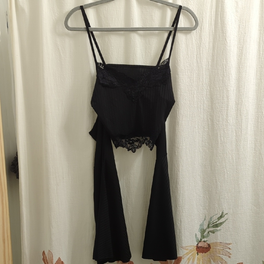 Chic Black Lace Chemise